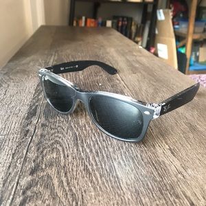 Ray-Ban New Wayfarer (style # 2132)